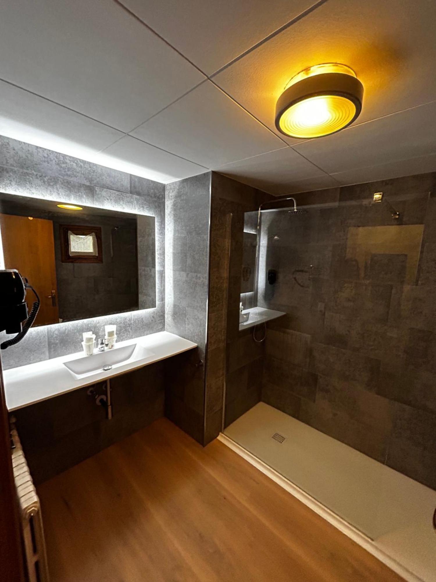 Hotel Santa Barbara De La Vall D'Ordino Εξωτερικό φωτογραφία